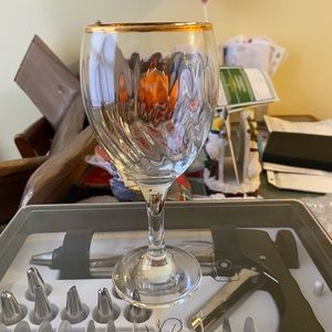 Wine glasses never used
